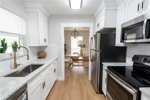 Villa ou maison à vendre à North Port, Floride: 2 chambres, 100.71 m2 № 2097399 - photo 8