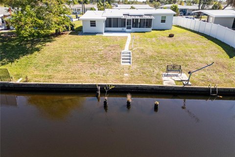 Villa ou maison à vendre à North Port, Floride: 2 chambres, 100.71 m2 № 2097399 - photo 30