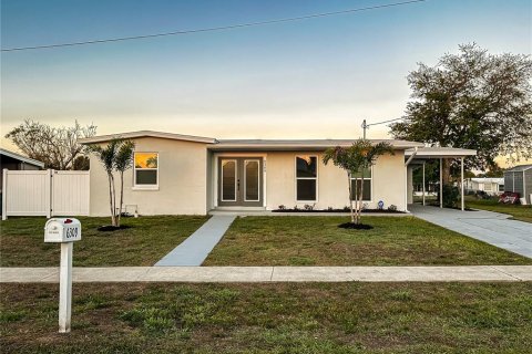 Villa ou maison à North Port, Floride 2 chambres, 100.71 m2 № 2097399