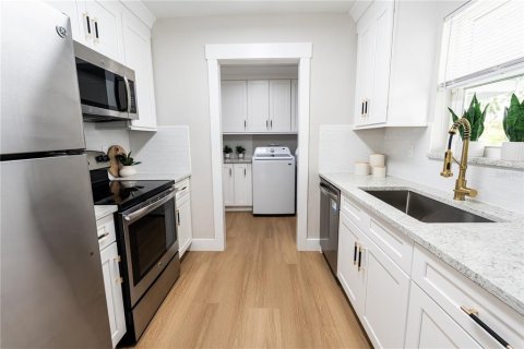 Villa ou maison à vendre à North Port, Floride: 2 chambres, 100.71 m2 № 2097399 - photo 7