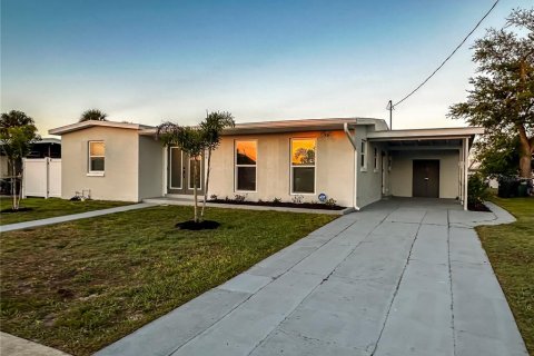 Villa ou maison à vendre à North Port, Floride: 2 chambres, 100.71 m2 № 2097399 - photo 2