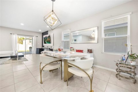 House in Davenport, Florida 5 bedrooms, 234.3 sq.m. № 1750804 - photo 10