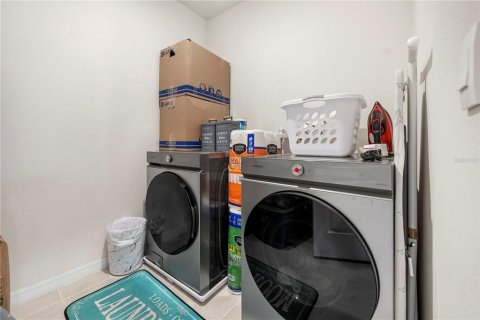 House in Davenport, Florida 5 bedrooms, 234.3 sq.m. № 1750804 - photo 18