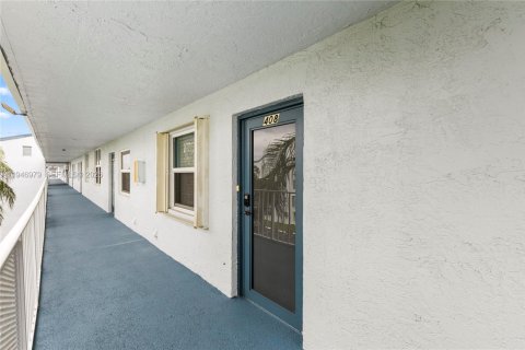 Condo in Margate, Florida, 2 bedrooms  № 2003233 - photo 2