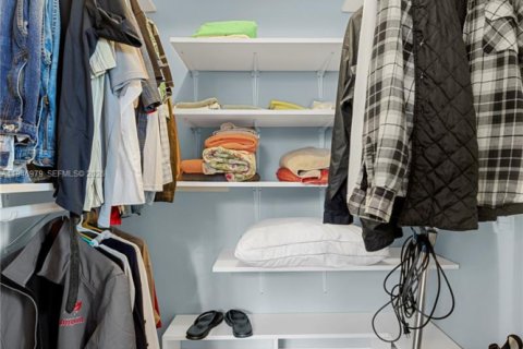 Condo in Margate, Florida, 2 bedrooms  № 2003233 - photo 16