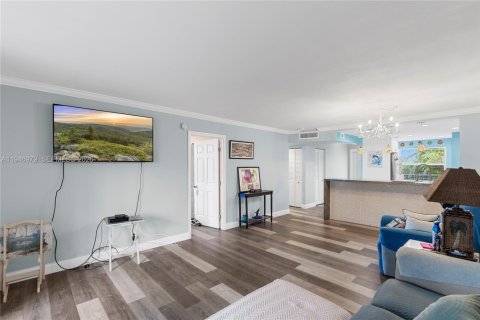 Condo in Margate, Florida, 2 bedrooms  № 2003233 - photo 10