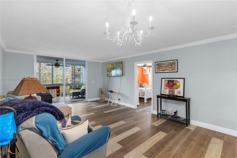 Condo in Margate, Florida, 2 bedrooms  № 2003233 - photo 9