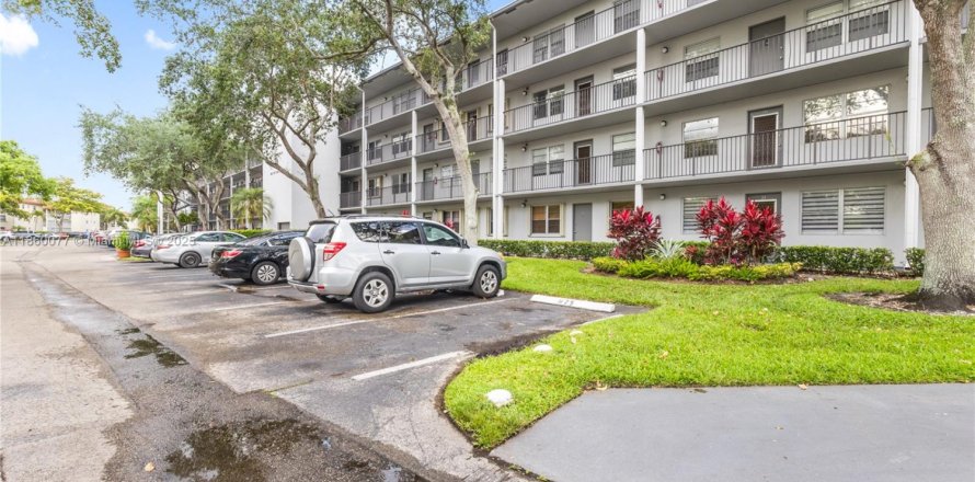 Condominio en Pembroke Pines, Florida, 2 dormitorios № 1892096