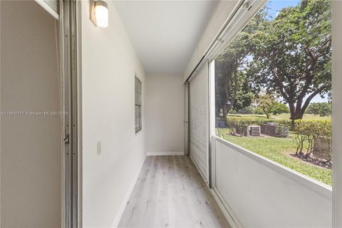 Condominio en venta en Pembroke Pines, Florida, 2 dormitorios, 88.54 m2 № 1892096 - foto 13