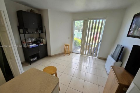Touwnhouse à vendre à Riviera Beach, Floride: 3 chambres, 122.45 m2 № 2293272 - photo 6