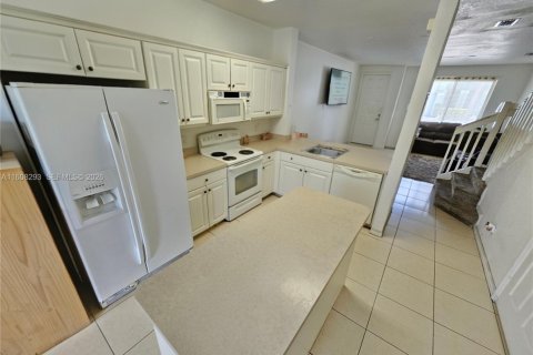 Touwnhouse à vendre à Riviera Beach, Floride: 3 chambres, 122.45 m2 № 2293272 - photo 5