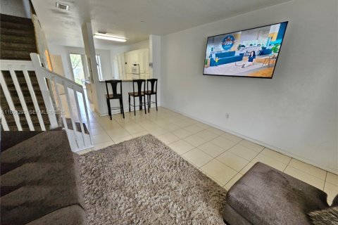 Touwnhouse à vendre à Riviera Beach, Floride: 3 chambres, 122.45 m2 № 2293272 - photo 2