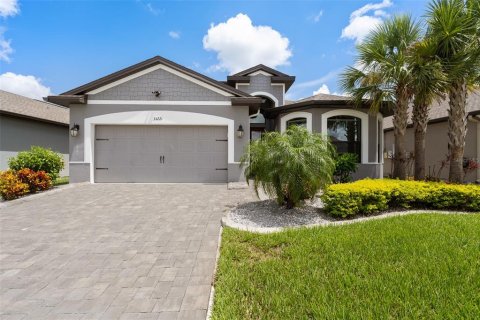 House in Wesley Chapel, Florida 4 bedrooms, 229.84 sq.m. № 1836990 - photo 1