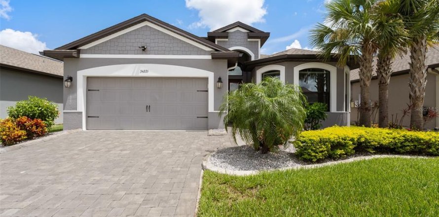 House in Wesley Chapel, Florida 4 bedrooms, 229.84 sq.m. № 1836990