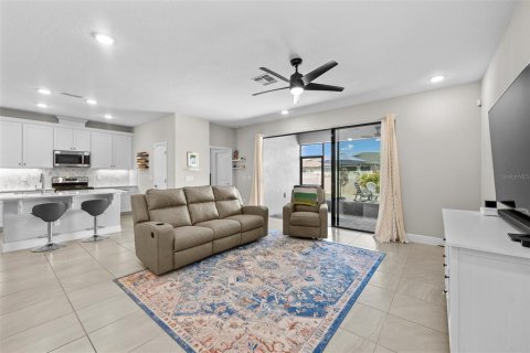 House in Wesley Chapel, Florida 4 bedrooms, 229.84 sq.m. № 1836990 - photo 8