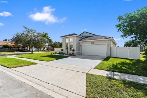 Casa en venta en Pembroke Pines, Florida, 3 dormitorios, 184.97 m2 № 1974312 - foto 7