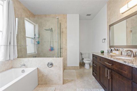 Casa en venta en Pembroke Pines, Florida, 3 dormitorios, 184.97 m2 № 1974312 - foto 29