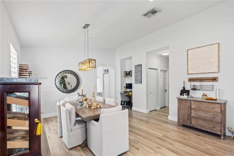 Casa en venta en Pembroke Pines, Florida, 3 dormitorios, 184.97 m2 № 1974312 - foto 13