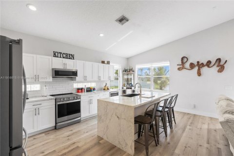 Casa en venta en Pembroke Pines, Florida, 3 dormitorios, 184.97 m2 № 1974312 - foto 18