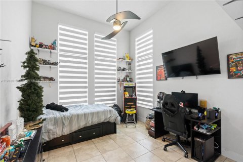 Casa en venta en Pembroke Pines, Florida, 3 dormitorios, 184.97 m2 № 1974312 - foto 24