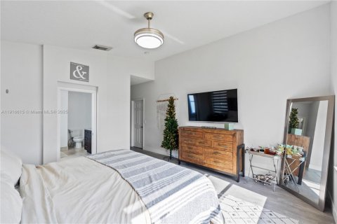 Casa en venta en Pembroke Pines, Florida, 3 dormitorios, 184.97 m2 № 1974312 - foto 21