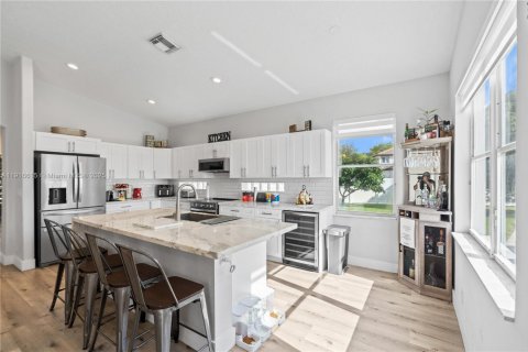 Casa en venta en Pembroke Pines, Florida, 3 dormitorios, 184.97 m2 № 1974312 - foto 19