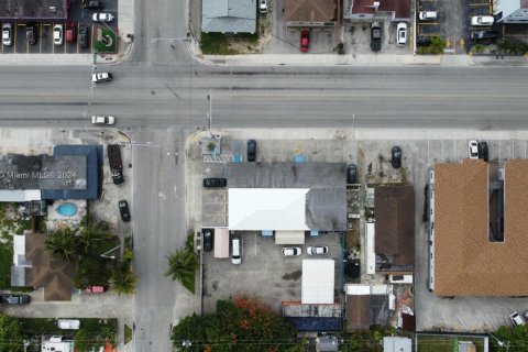Commercial property in Hialeah, Florida № 2079278 - photo 2