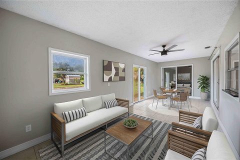 House in Port Charlotte, Florida 2 bedrooms, 118.82 sq.m. № 2216132 - photo 3