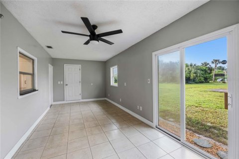 House in Port Charlotte, Florida 2 bedrooms, 118.82 sq.m. № 2216132 - photo 21