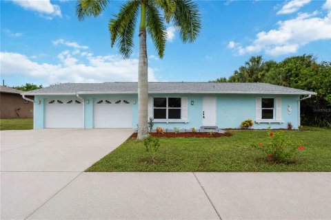 Casa en Port Charlotte, Florida 2 dormitorios, 118.82 m2 № 2216132