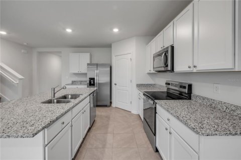 House in New Smyrna Beach, Florida 5 bedrooms, 241.64 sq.m. № 1908359 - photo 13