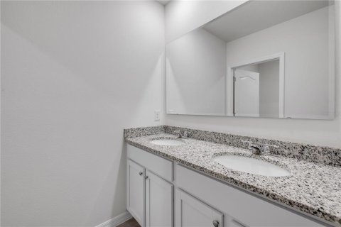 House in New Smyrna Beach, Florida 5 bedrooms, 241.64 sq.m. № 1908359 - photo 30
