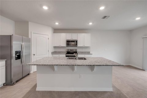 House in New Smyrna Beach, Florida 5 bedrooms, 241.64 sq.m. № 1908359 - photo 11