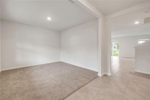 House in New Smyrna Beach, Florida 5 bedrooms, 241.64 sq.m. № 1908359 - photo 6