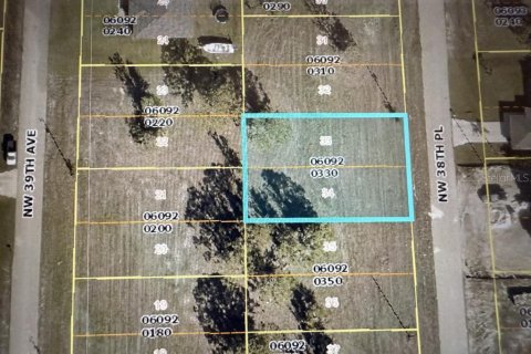 Terreno en Cape Coral, Florida № 2235335