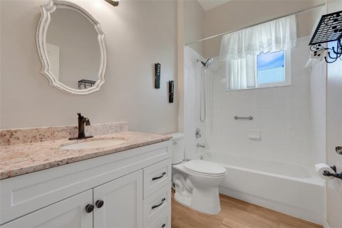 House in Clermont, Florida 2 bedrooms, 159.61 sq.m. № 2231487 - photo 30