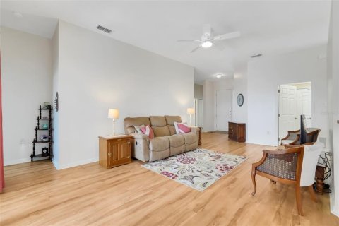 House in Clermont, Florida 2 bedrooms, 159.61 sq.m. № 2231487 - photo 11