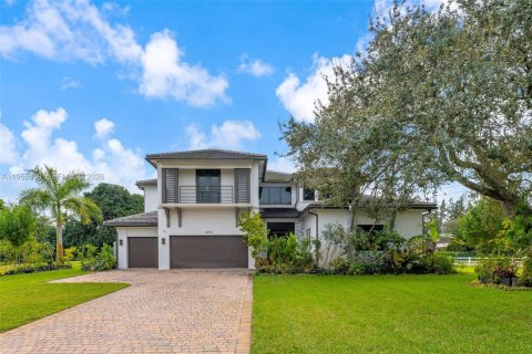Villa ou maison à vendre à Southwest Ranches, Floride: 6 chambres, 525.92 m2 № 2011889 - photo 3