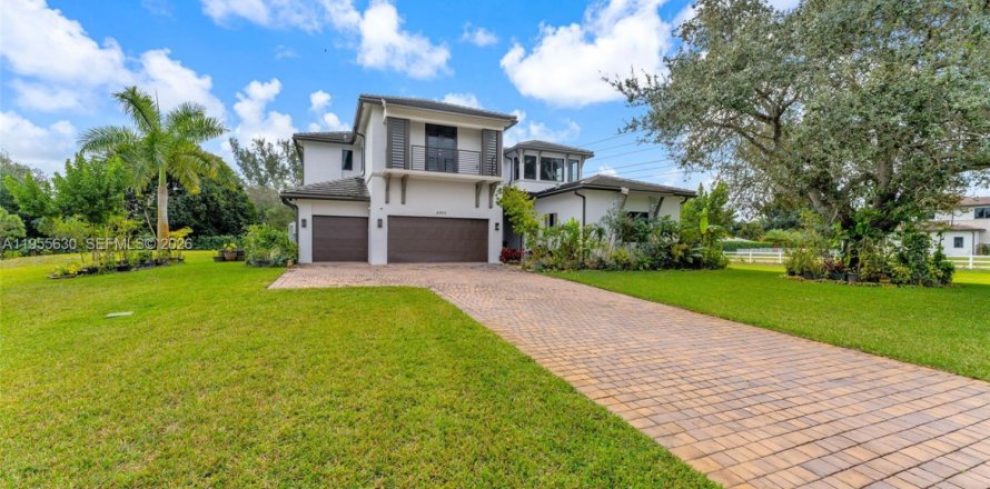 Villa ou maison à Southwest Ranches, Floride 6 chambres, 525.92 m2 № 2011889