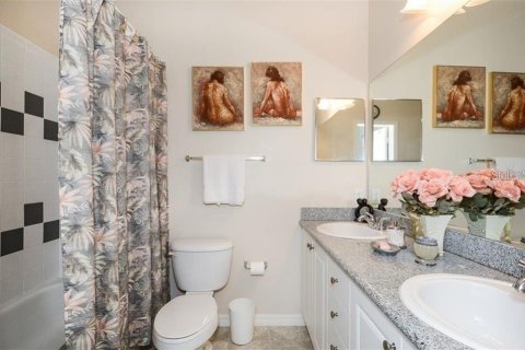 Townhouse in University Park, Florida 2 bedrooms, 108.51 sq.m. № 1720651 - photo 13
