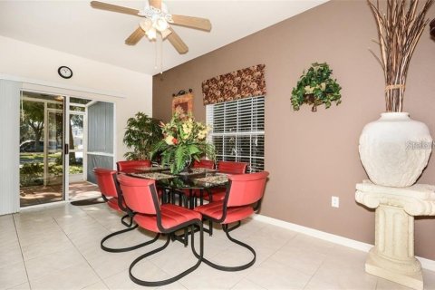 Townhouse in University Park, Florida 2 bedrooms, 108.51 sq.m. № 1720651 - photo 7