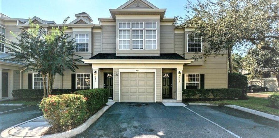 Townhouse in University Park, Florida 2 bedrooms, 108.51 sq.m. № 1720651