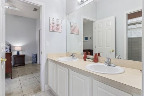House in Haines City, Florida 4 bedrooms, 168.25 sq.m. № 2400174 - photo 29