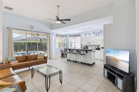 House in Haines City, Florida 4 bedrooms, 168.25 sq.m. № 2400174 - photo 4