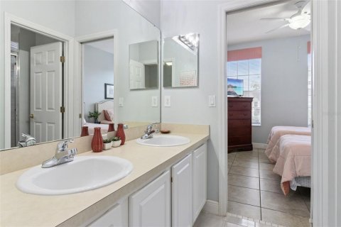 House in Haines City, Florida 4 bedrooms, 168.25 sq.m. № 2400174 - photo 30