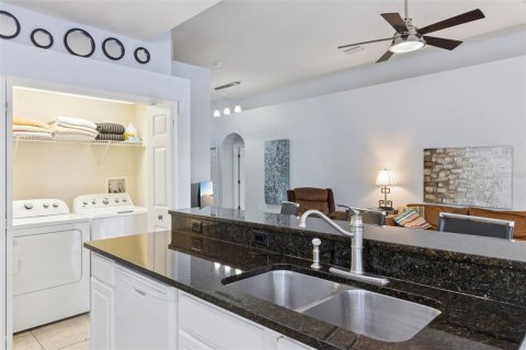 House in Haines City, Florida 4 bedrooms, 168.25 sq.m. № 2400174 - photo 19