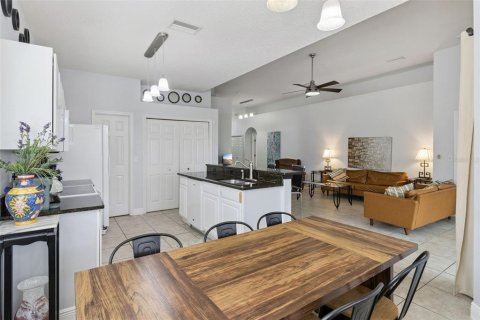 House in Haines City, Florida 4 bedrooms, 168.25 sq.m. № 2400174 - photo 21