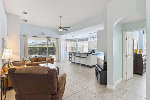 House in Haines City, Florida 4 bedrooms, 168.25 sq.m. № 2400174 - photo 12