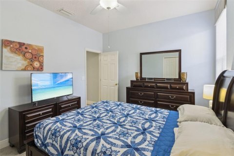 House in Haines City, Florida 4 bedrooms, 168.25 sq.m. № 2400174 - photo 23