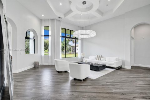 Купить виллу или дом в Дейви, Флорида 5 спален, 411.19м2, № 1809713 - фото 11